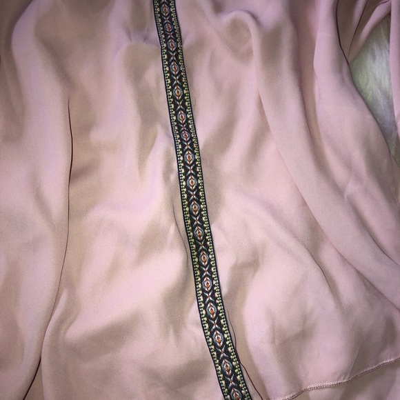 Pink blouse 💗 - Picture 2 of 2